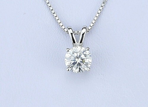 Collana con ciondolo solitario